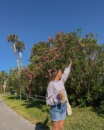 Spring = instant mood boost 🌸🌷☀️🌴 outfit details 🔗 in my L T K  in  b i o 🫶🏼

.
.
.

casual outfit ideas. spring outfit ideas. outfit aesthetic. florida blogger. casual fashion. affordable outfits. beach aesthetic. pinterest vibes. daily outfit inspo ideas.

#floridablogger #casualstyle #springoutfits #beachaesthetic #affordableoutfit